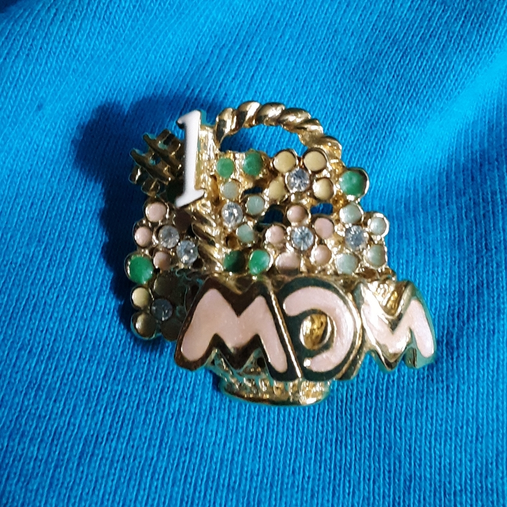 Vintage #1 MOM Pin